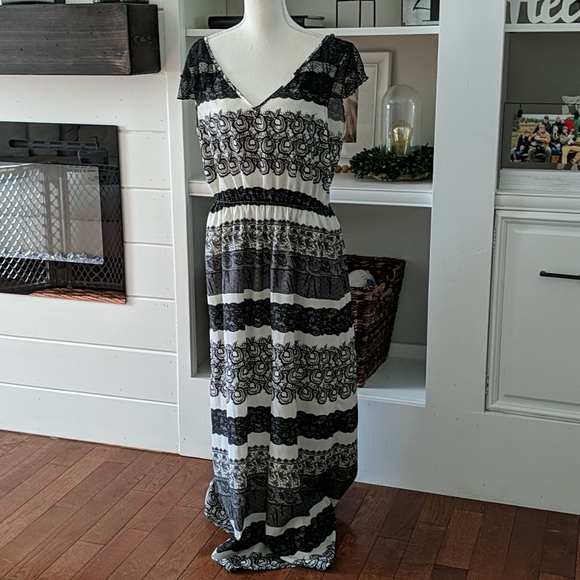 Kardashian Kollection Dresses & Skirts - NWT Kardashian Dress